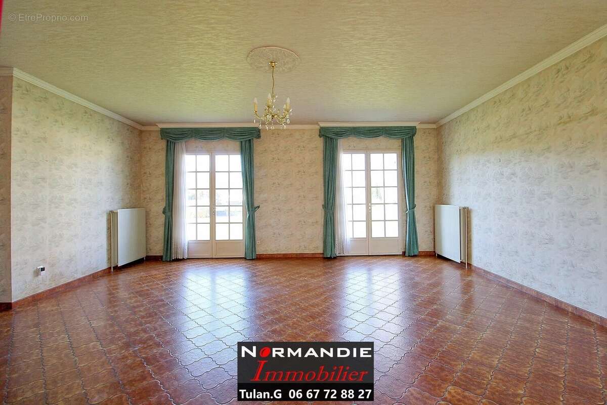 Maison à TOURVILLE-LA-RIVIERE