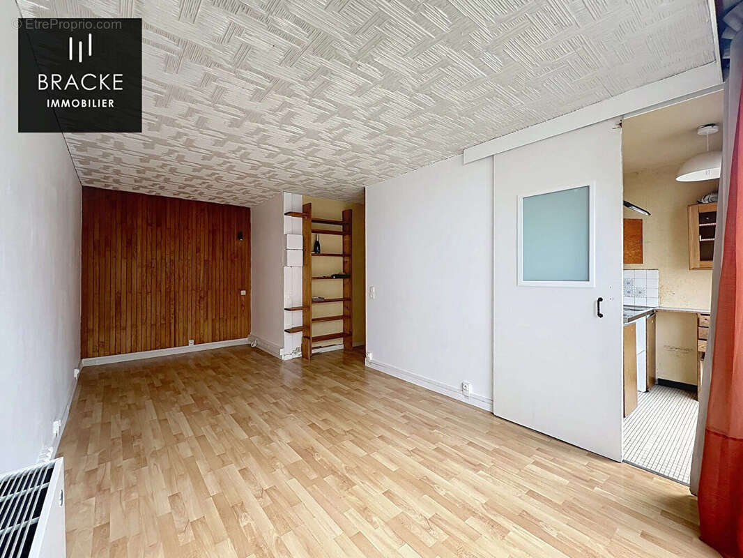 Appartement à COURBEVOIE