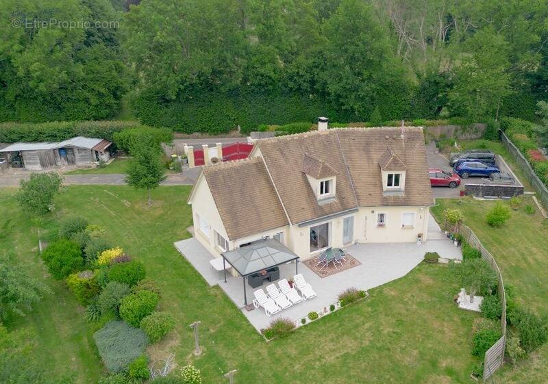 Maison à CORMEILLES