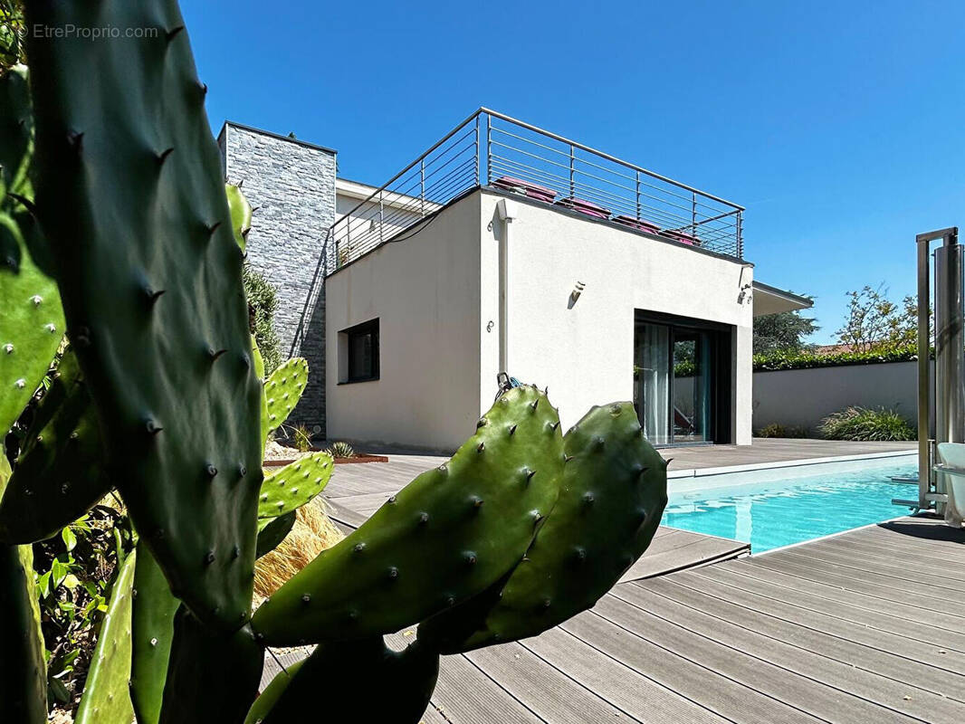 Maison à MEYZIEU
