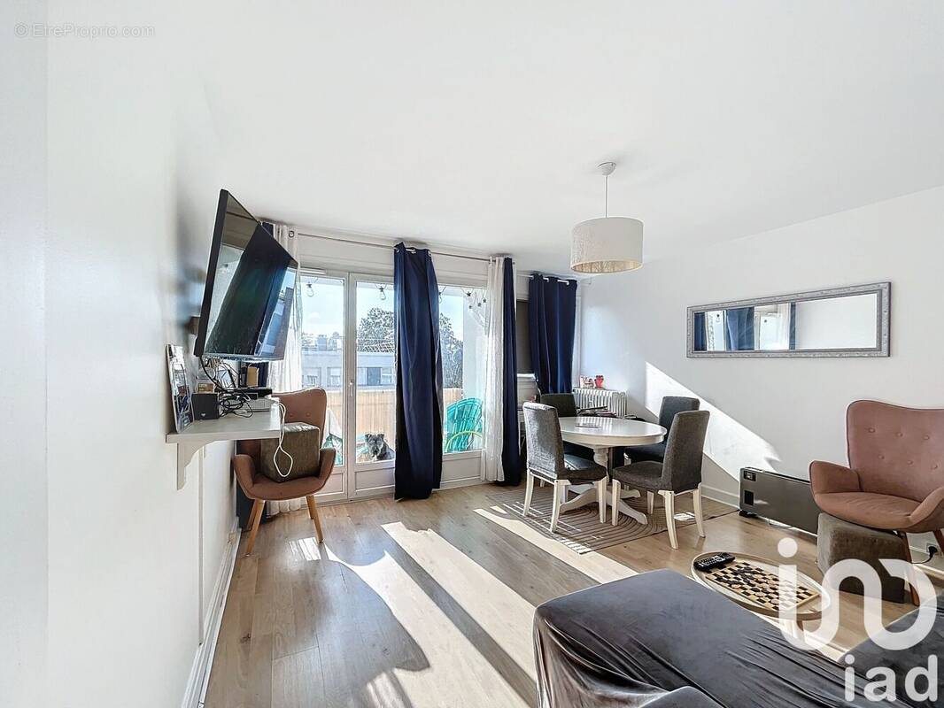 Photo 1 - Appartement à VILLENEUVE-LE-ROI