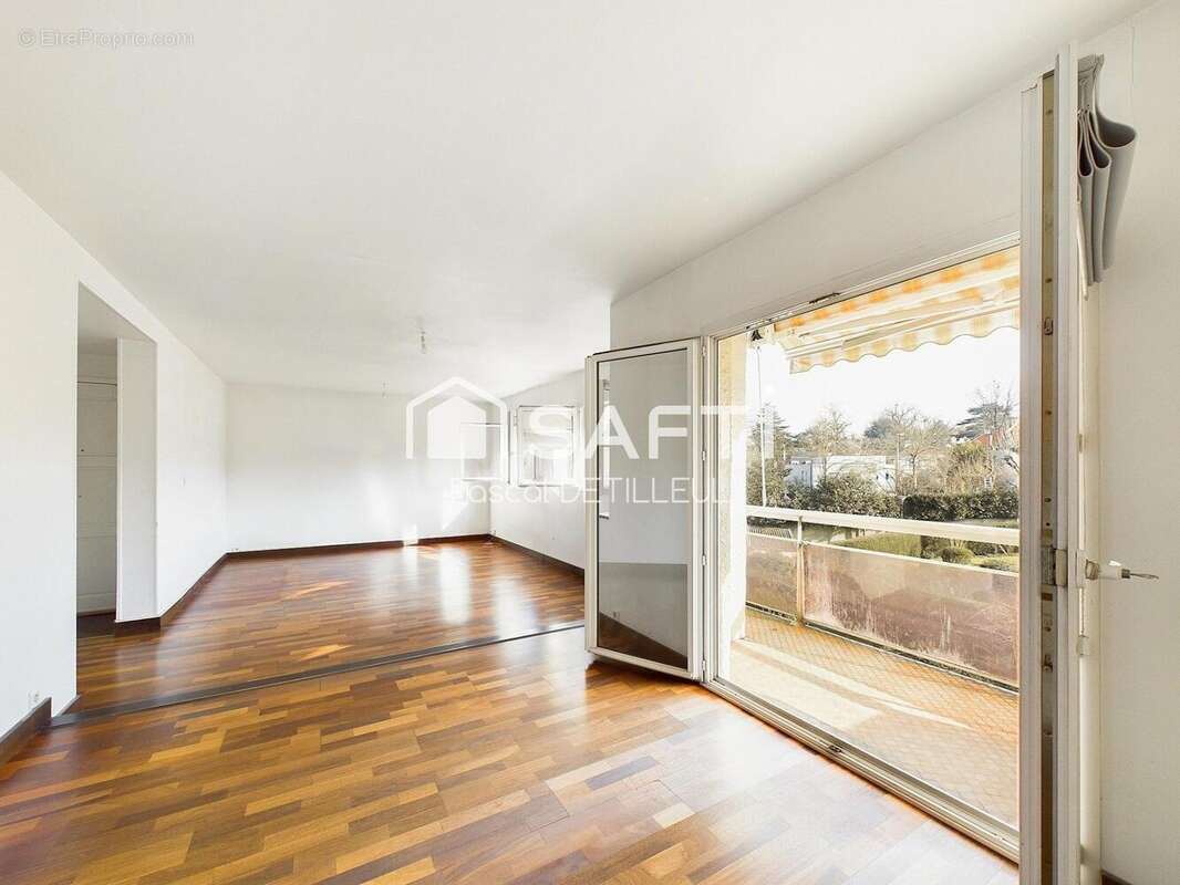 Photo 8 - Appartement à LA CELLE-SAINT-CLOUD