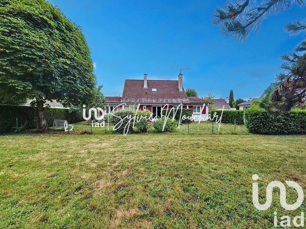 Photo 1 - Maison à LE MESNIL-SAINT-DENIS