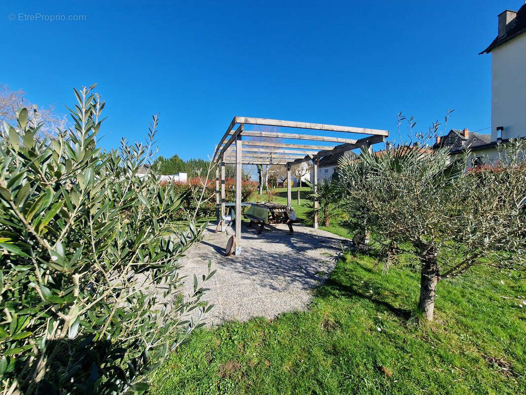 Maison à ALLASSAC