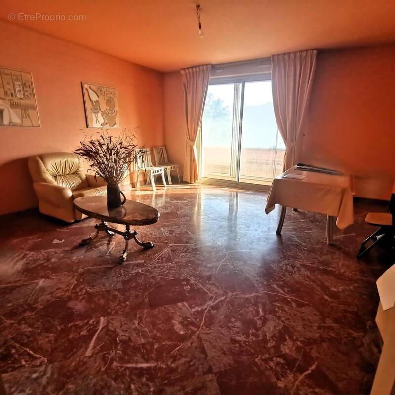 Photo 1 - Appartement à DECINES-CHARPIEU
