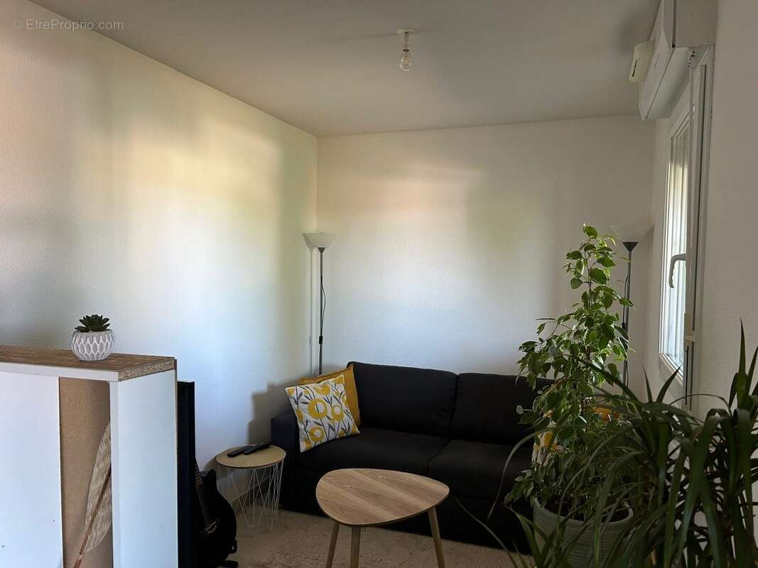 Appartement à CAZERES