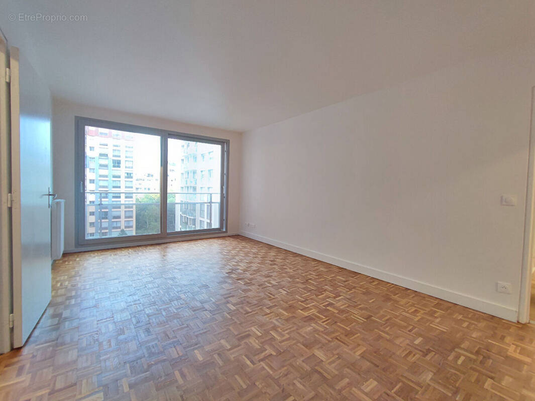 Appartement à PARIS-19E