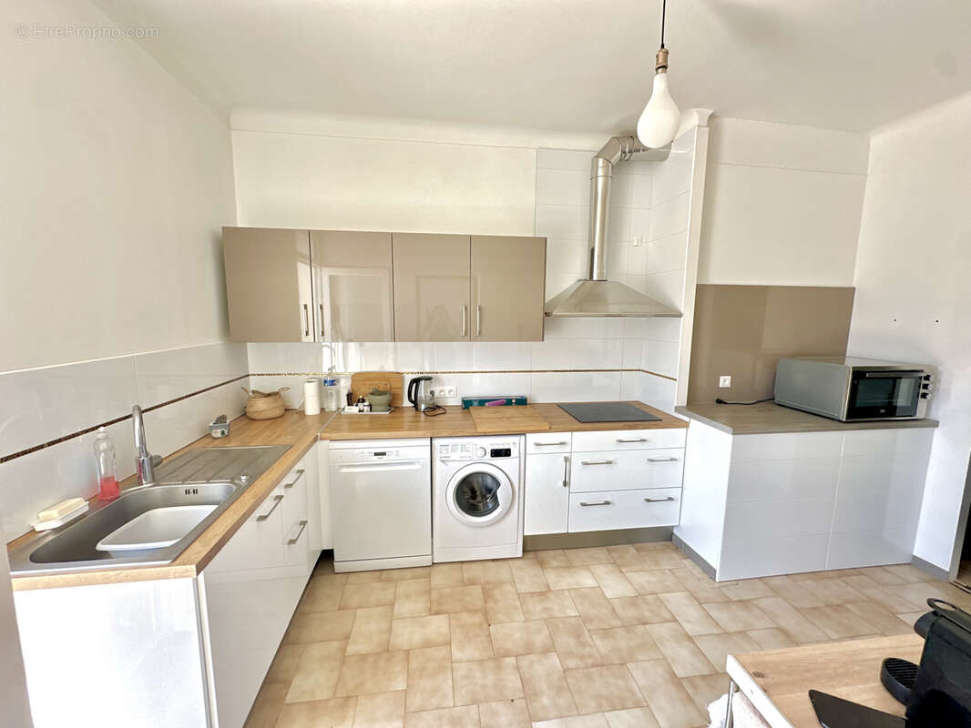 Appartement à MAUGUIO