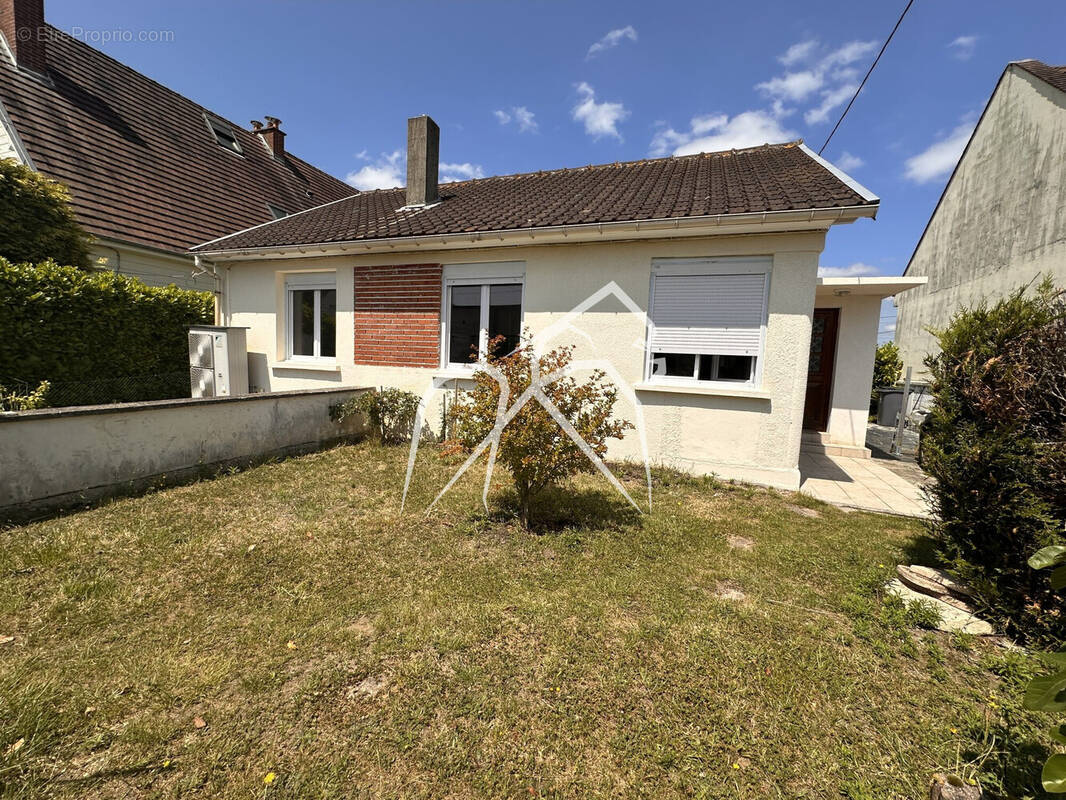 Maison à SAINT-ETIENNE-DU-ROUVRAY