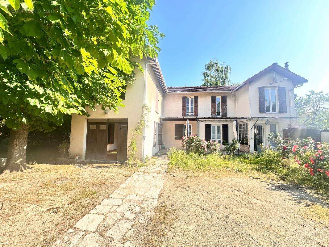 Maison à SAINT-MAUR-DES-FOSSES