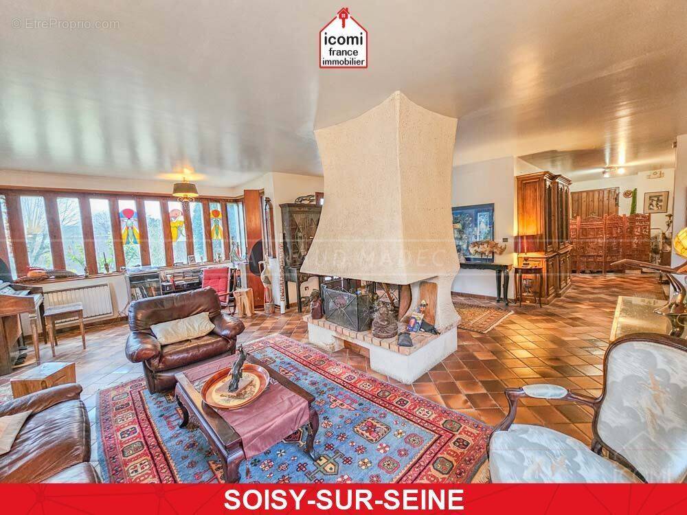 Maison à SOISY-SUR-SEINE