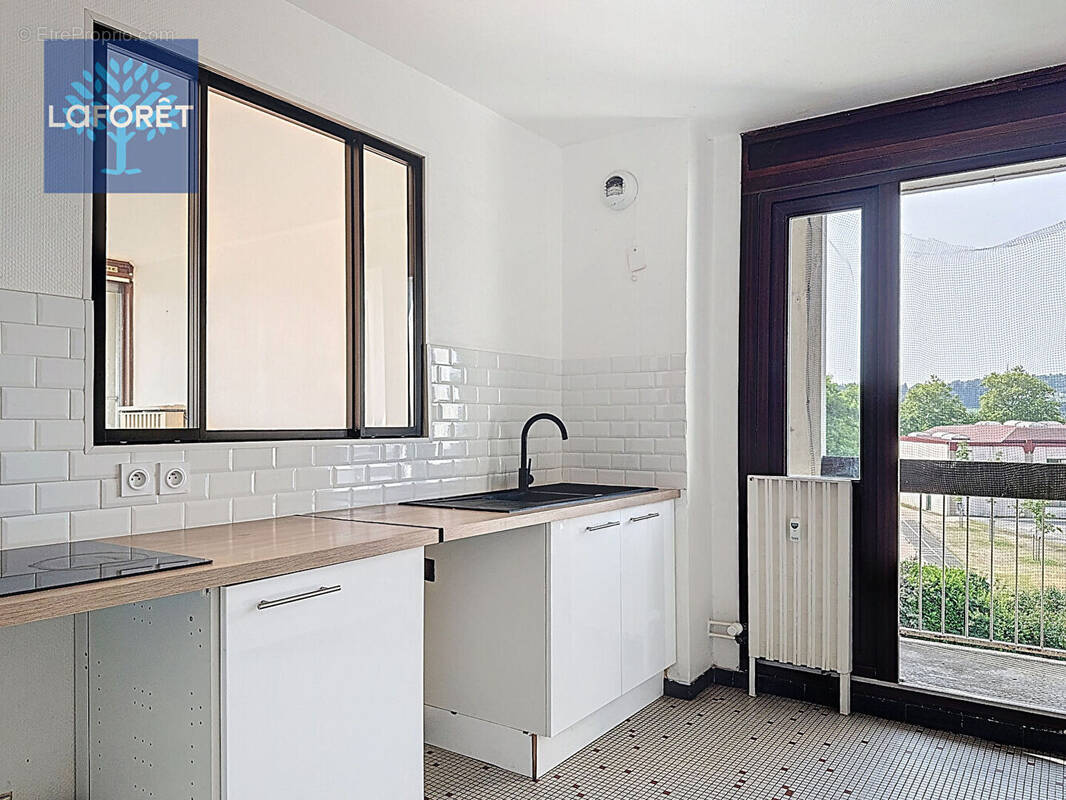 Appartement à SAINT-GENIS-LAVAL