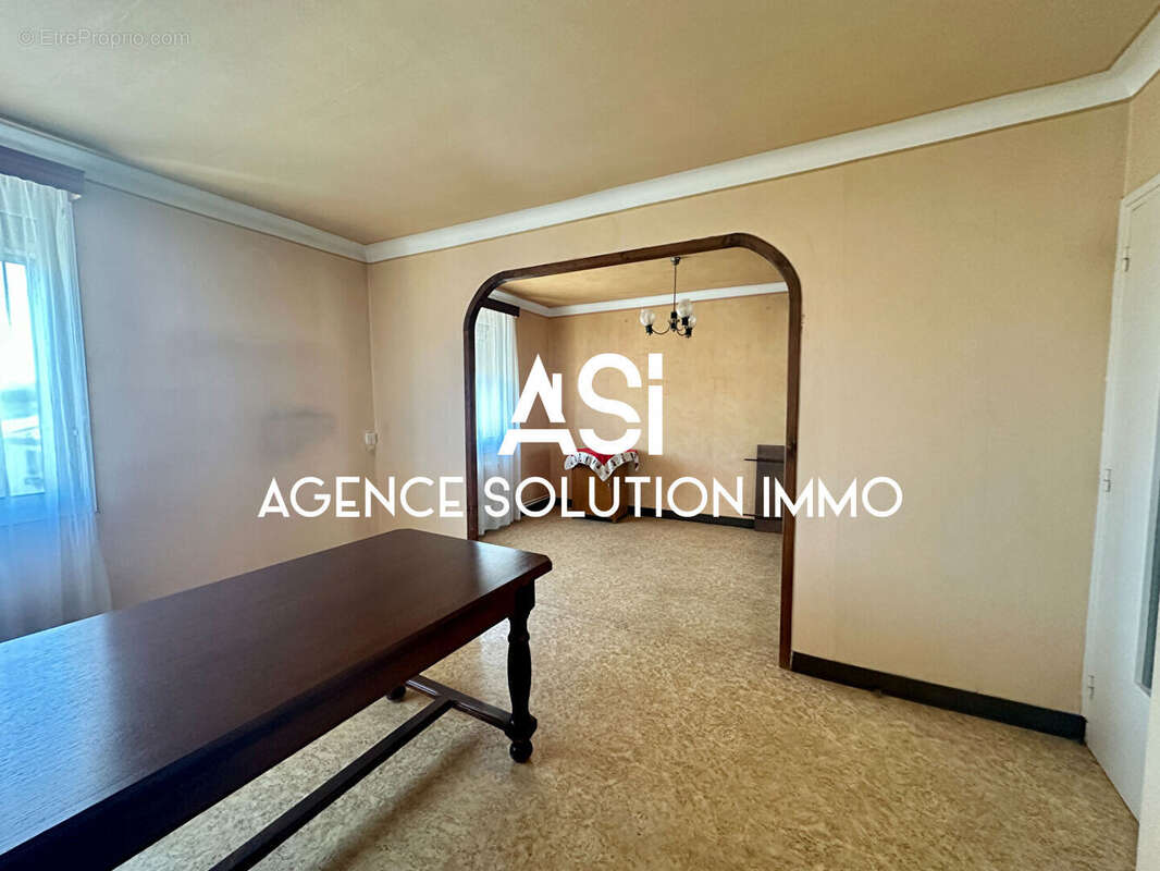Appartement à VIVIERS