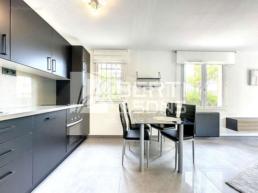 Appartement à MANDELIEU-LA-NAPOULE
