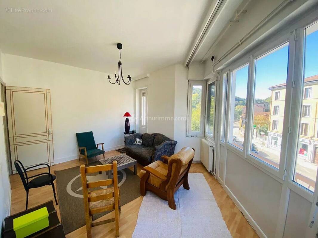 Appartement à PONT-EVEQUE