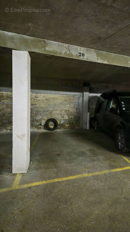 Parking à PARIS-10E