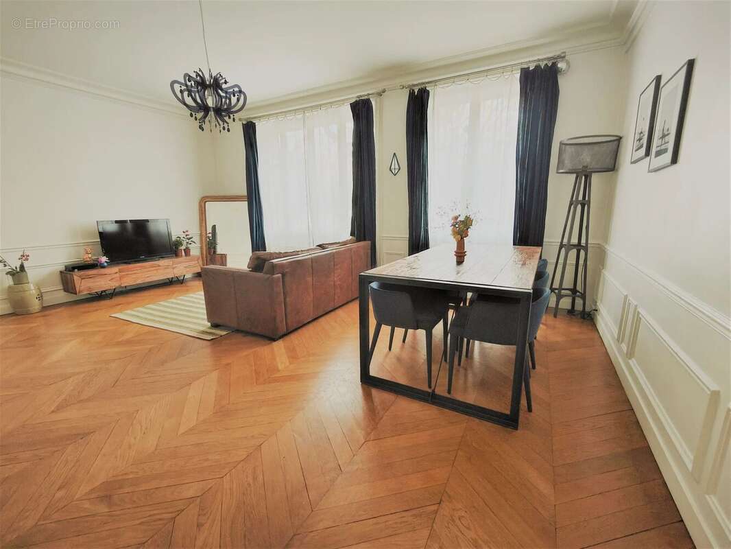 Appartement à PARIS-19E