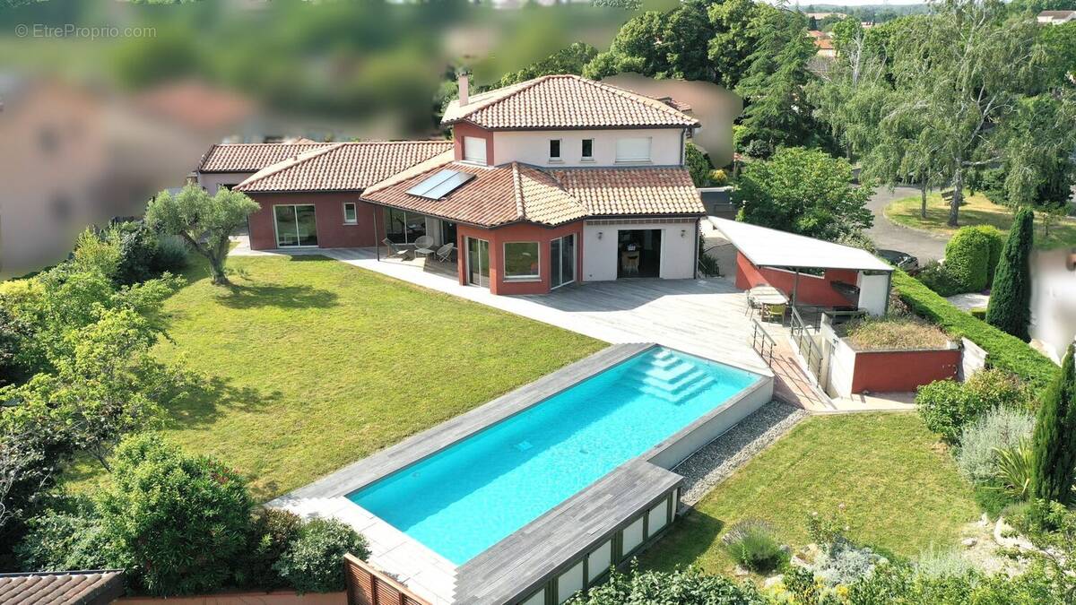 Maison à RAMONVILLE-SAINT-AGNE