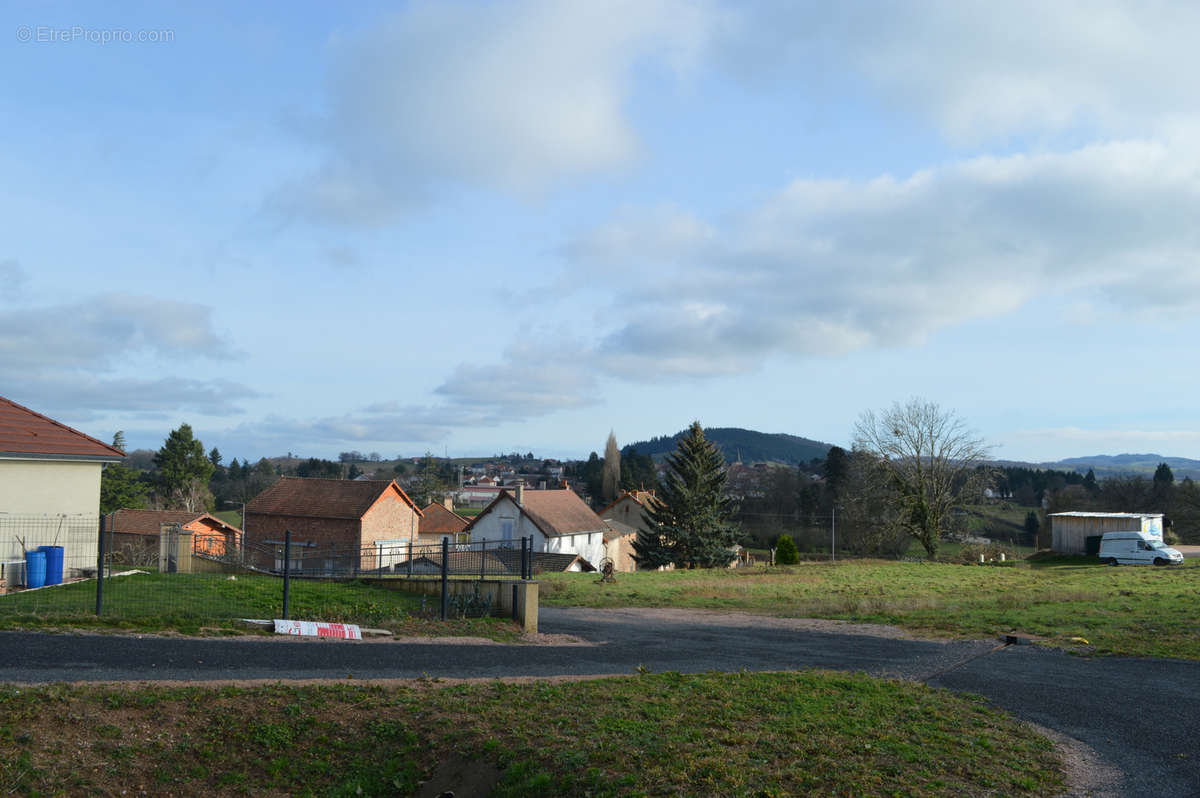 Terrain à SAINT-MARTIN-D&#039;ESTREAUX