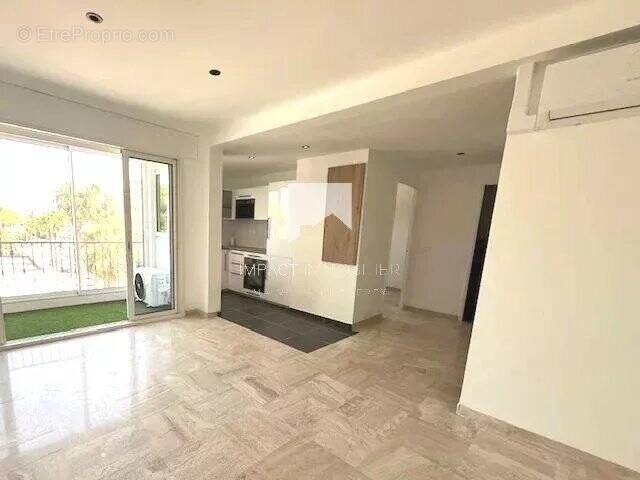 Appartement à HYERES