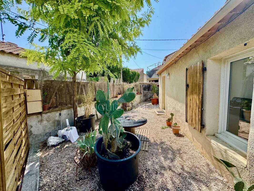 Appartement à MAUGUIO