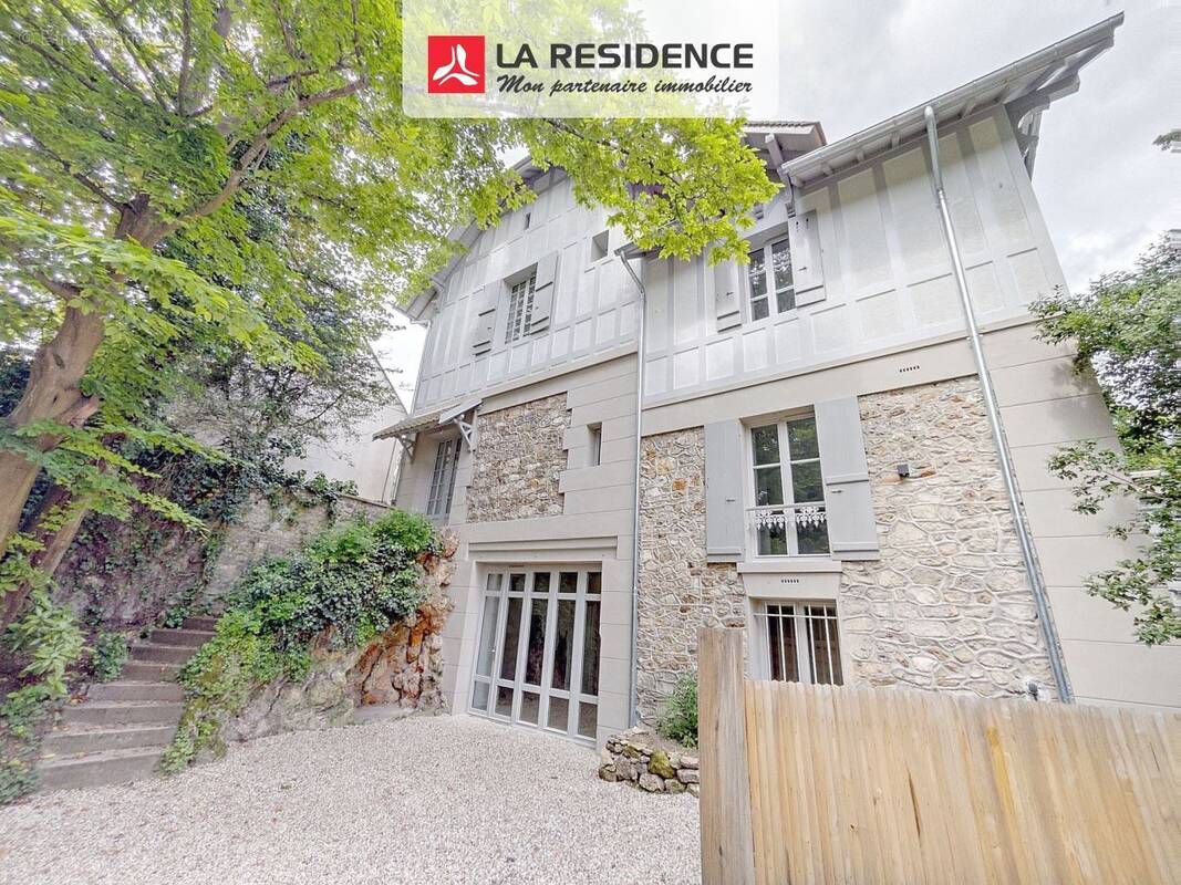 Maison à L&#039;ETANG-LA-VILLE