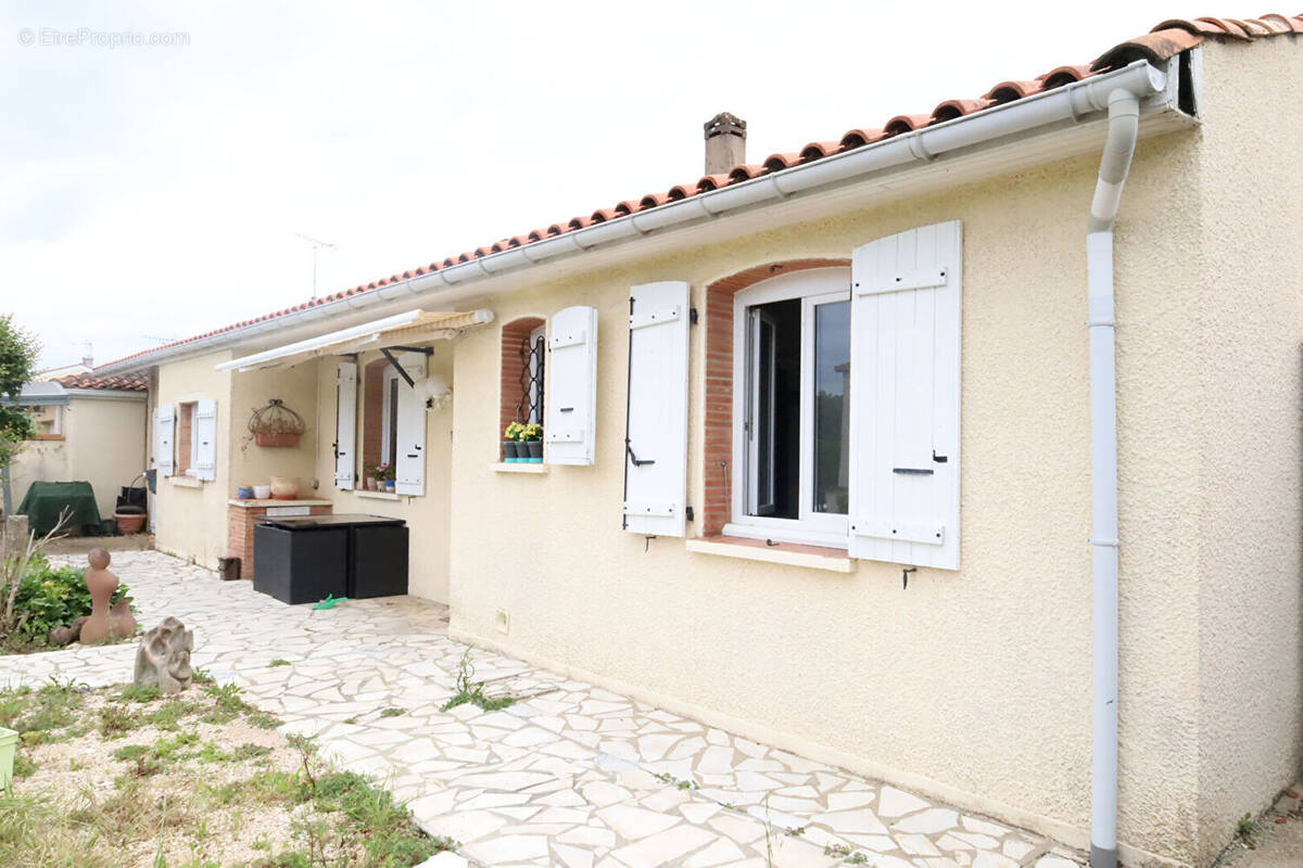 Maison à NEGREPELISSE