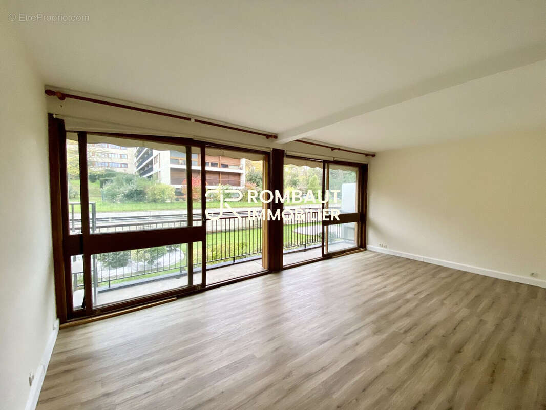 Appartement à LA CELLE-SAINT-CLOUD