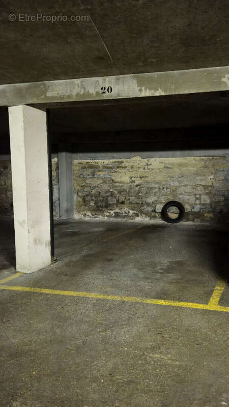 Parking à PARIS-10E