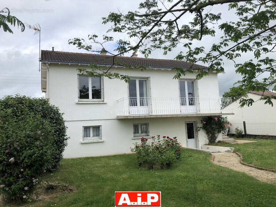 Maison à POUZAUGES