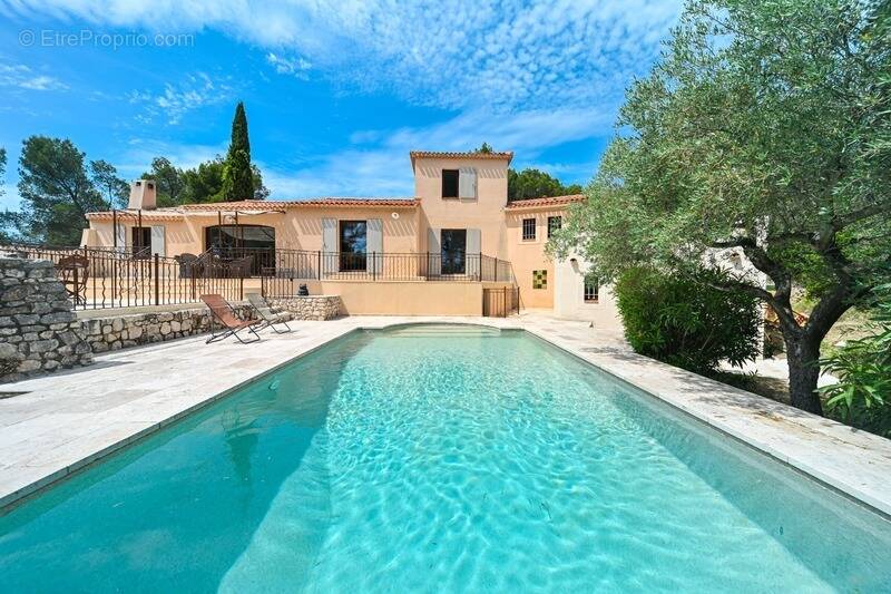 Maison à VENTABREN