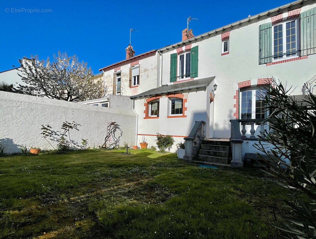 Maison à LE POULIGUEN