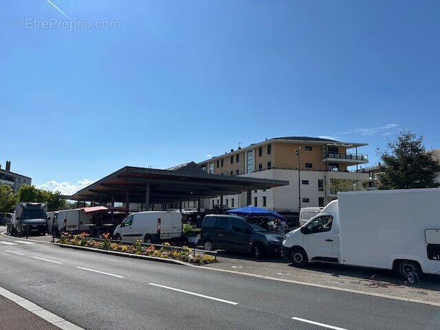 Commerce à DIVONNE-LES-BAINS