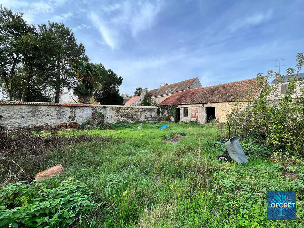 Terrain à CERNY