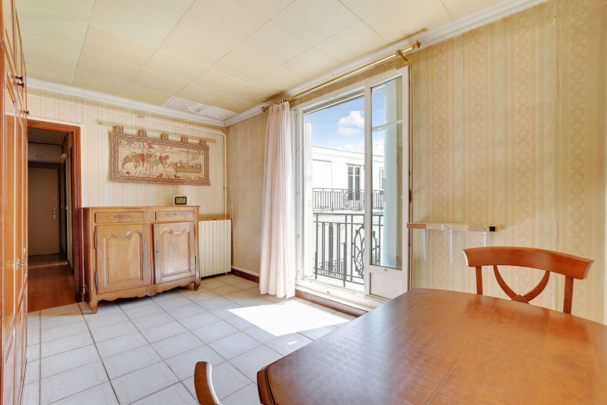 Appartement à PARIS-18E