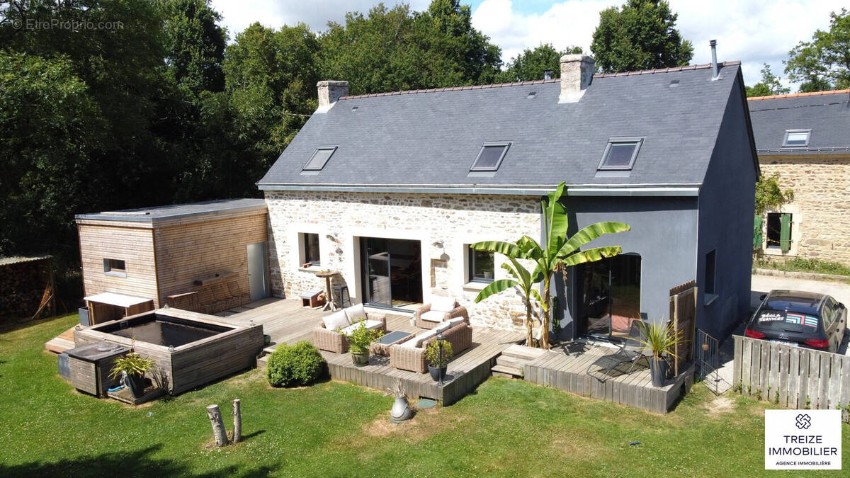 Maison à PLOUGOUMELEN