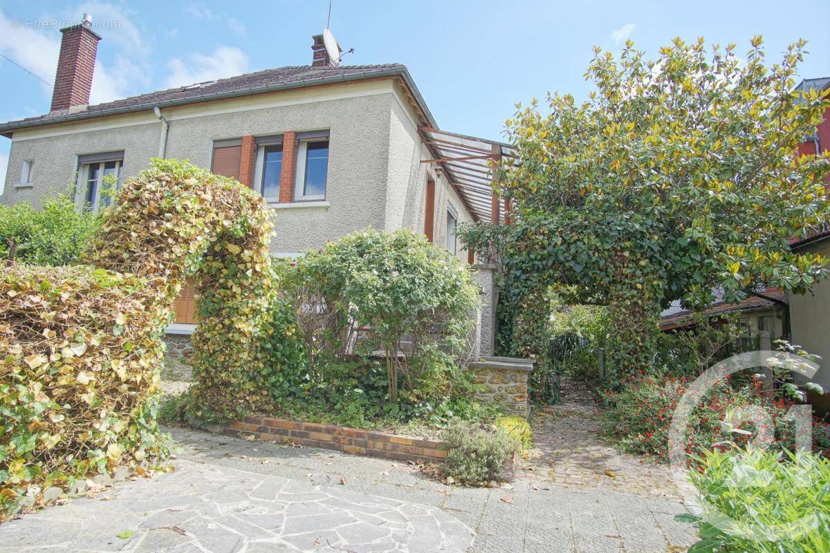 Maison à CHOISY-LE-ROI