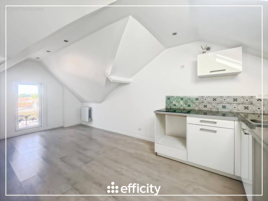Appartement à FONTENAY-TRESIGNY