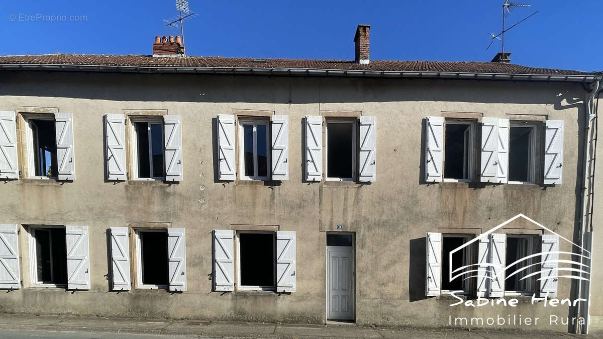 Maison à MIRANDOL-BOURGNOUNAC
