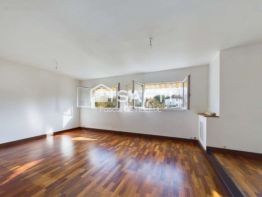 Photo 6 - Appartement à LA CELLE-SAINT-CLOUD