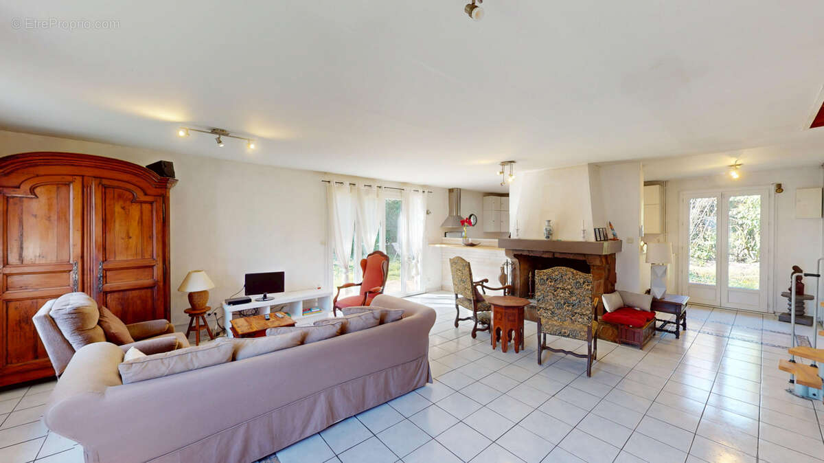 Maison à LEOGNAN