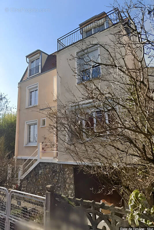 Maison à SURESNES