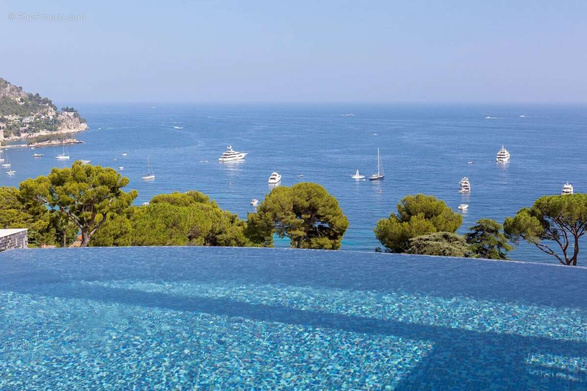 Maison à EZE