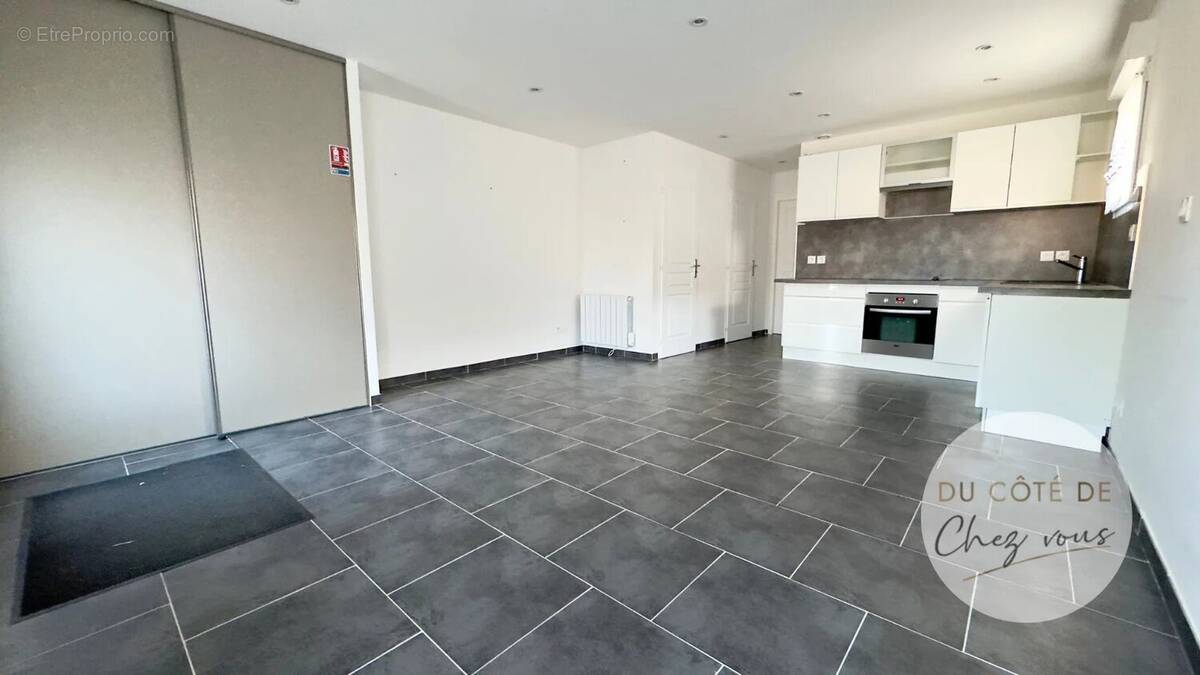 Appartement à BUCHERES