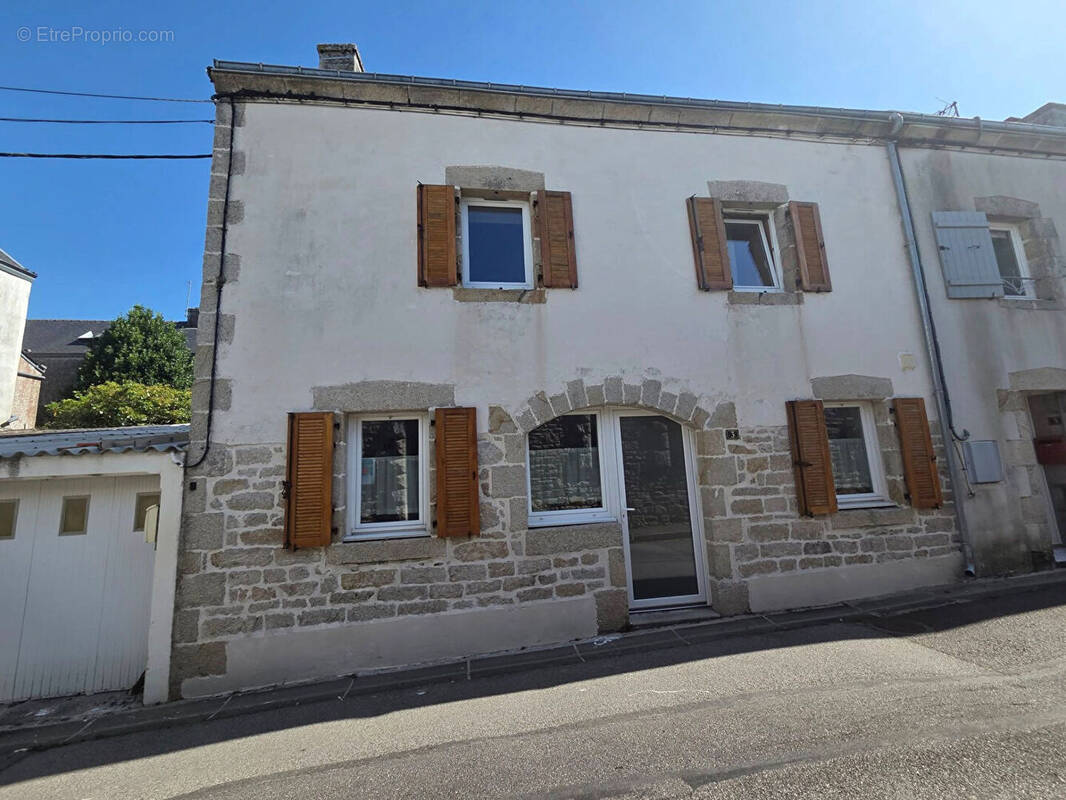 Maison à ELLIANT