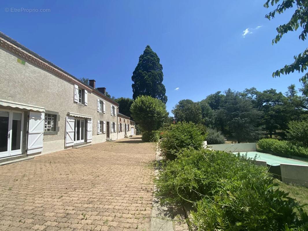 Maison à BELLAC