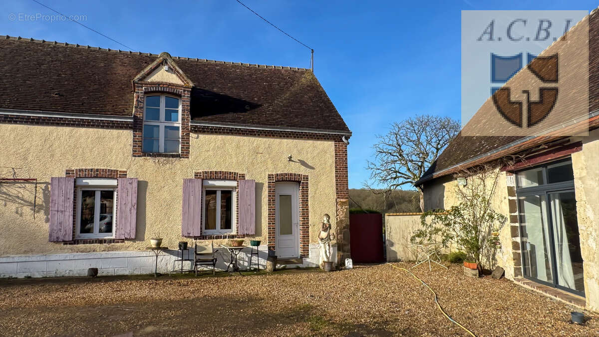 Maison à THIRON-GARDAIS