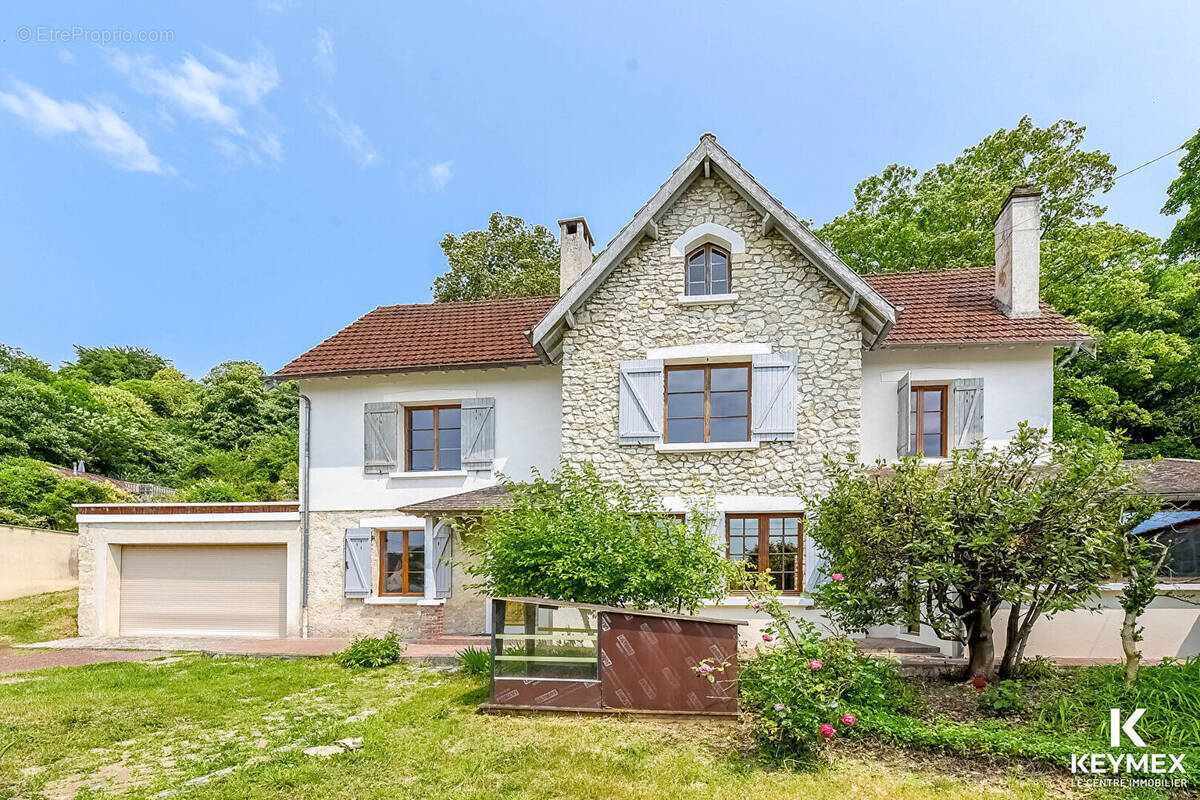 Maison à CHAMPAGNE-SUR-OISE