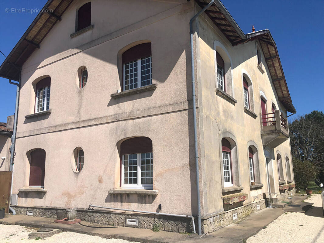 Appartement à VAYRES