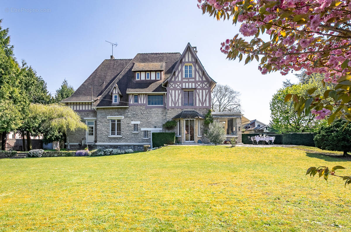 Maison à CHANTILLY
